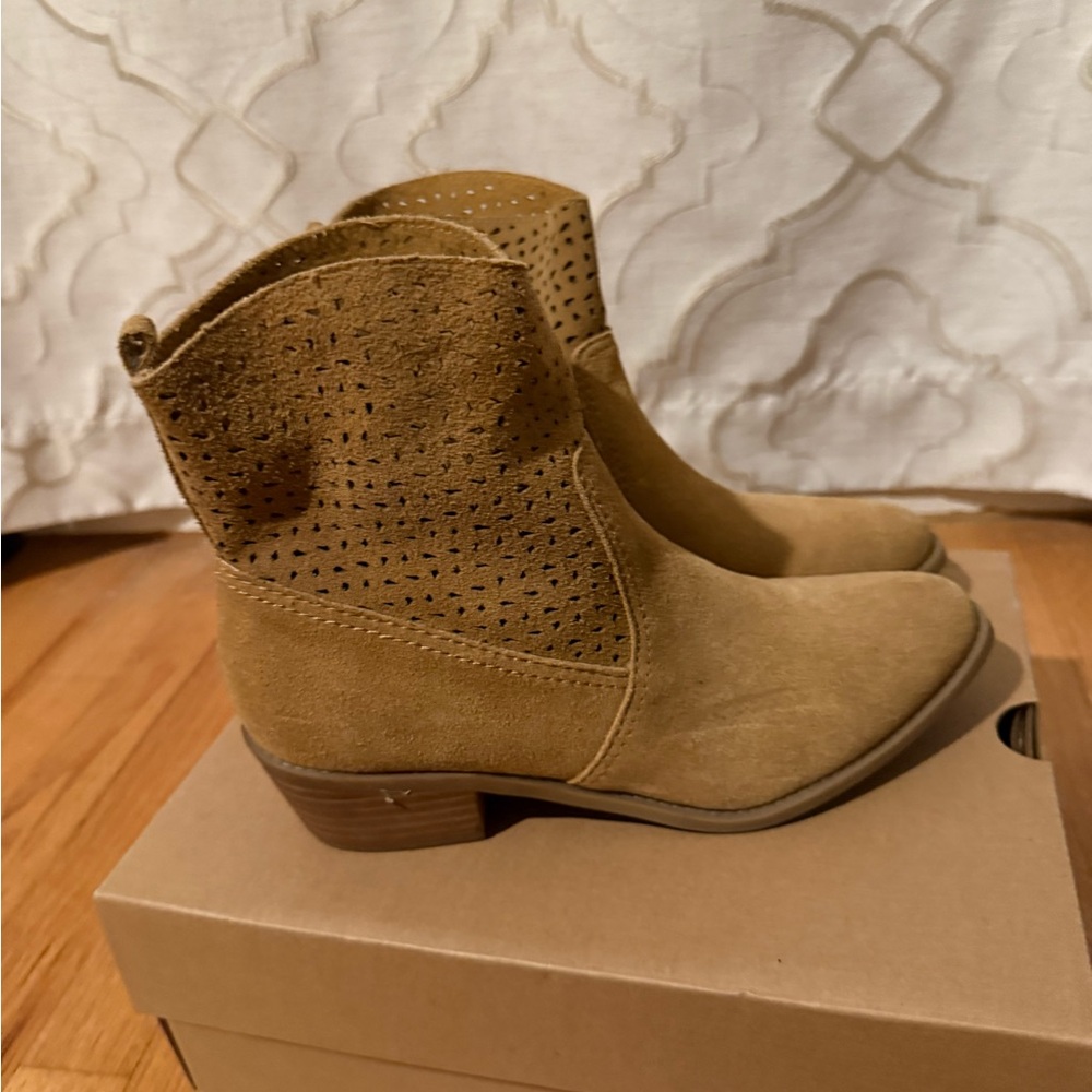 Women’s Booties